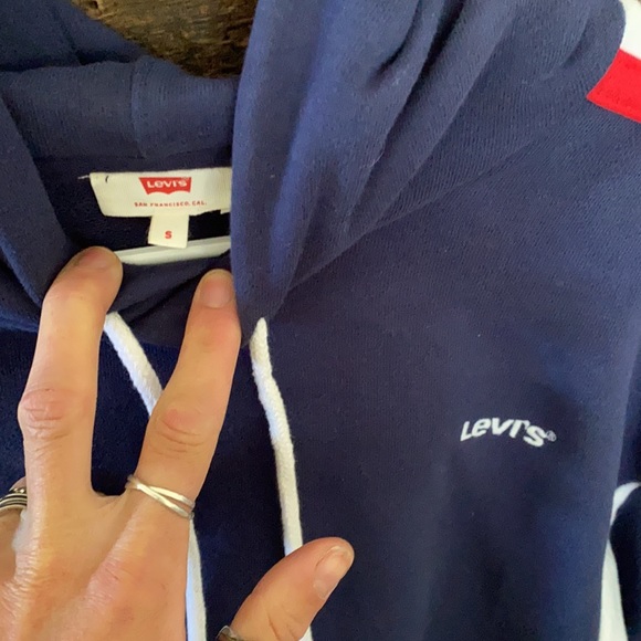 Cropped Levi’s hoodie - Picture 2 of 3